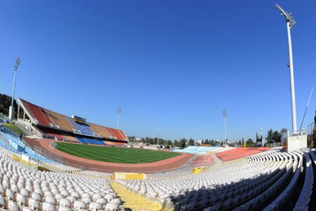 אצטדיון רמת גן, מבט מהיציע אל המגרש והמסלול